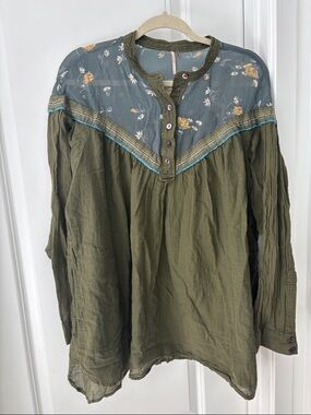 Free People Boho Olive Green Floral Yoke Women's Top with pockets size L
